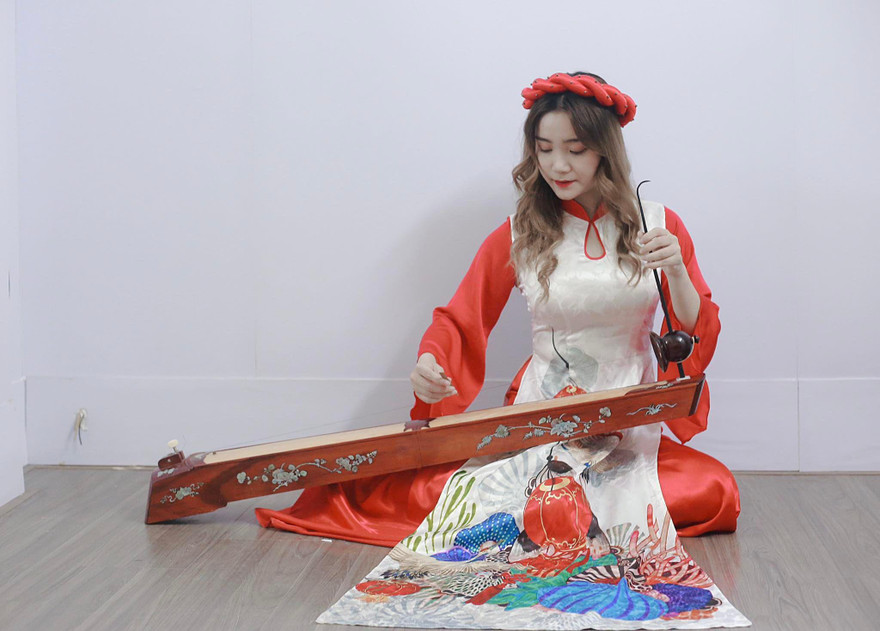 Nữ sinh bắt trend bạn trẻ bằng những clip đánh đàn bầu, đàn T’rưng