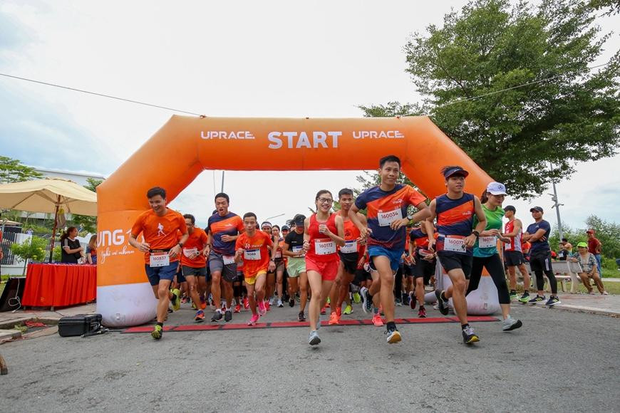 Khởi động giải chạy 'Uprace 2021' dành cho các bạn sinh viên