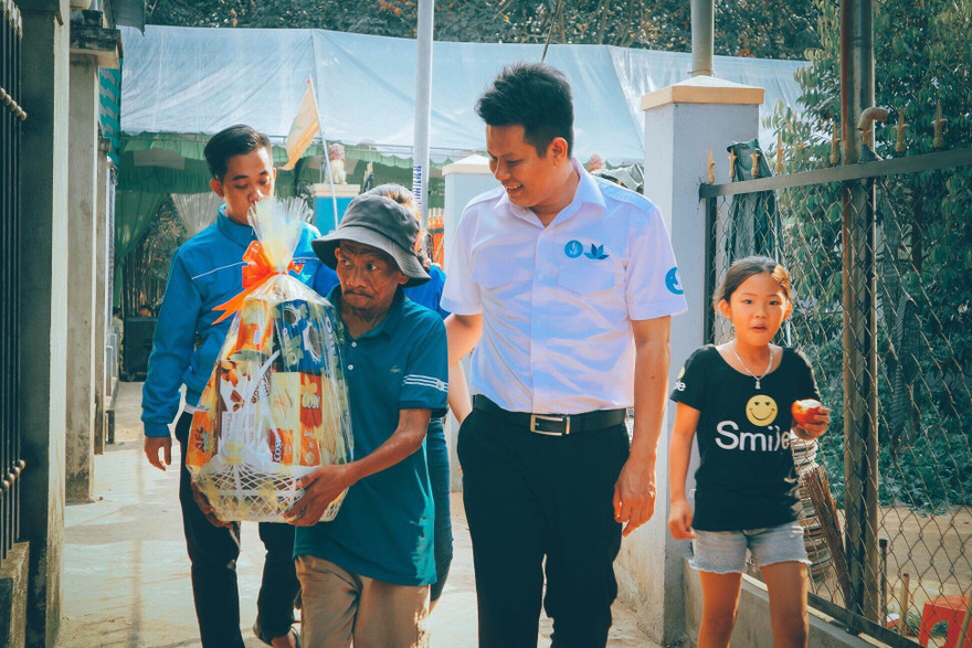 'Dành cả tuổi thanh xuân để hoạt động Đoàn'