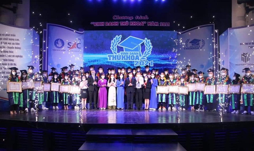 TP. HCM: Vinh danh 79 thủ khoa năm 2021