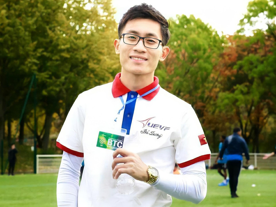 Sống trong tuổi trẻ rực lửa