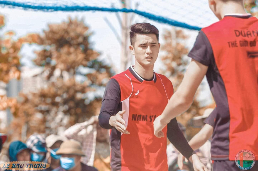 Nam thần làng bóng chuyền khiến hội chị em phải ‘mê mẩn’