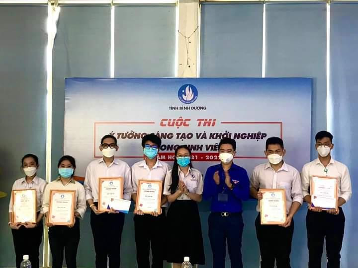 Khởi nghiệp bằng son dưỡng làm từ nguyên liệu tự nhiên