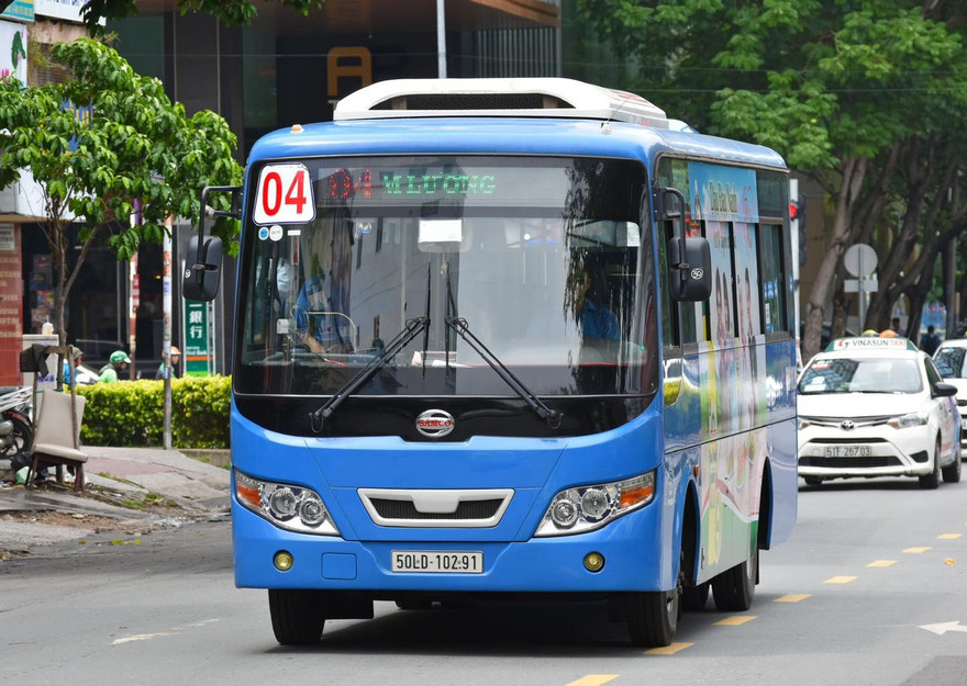 TP. HCM: Thêm nhiều tuyến xe buýt hoạt động trở lại, sinh viên di chuyển thuận tiện hơn