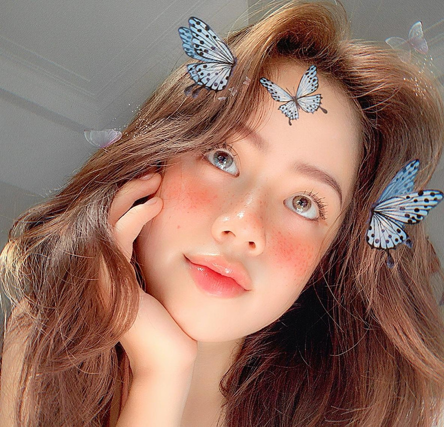 Nàng thơ sinh năm 2000 có mẹ là người Campuchia đam mê Tattoo Artist