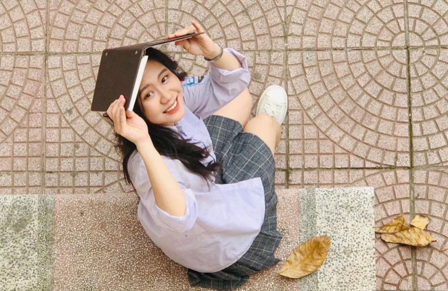 Hãy yêu bản thân trước, yêu đời để sau!