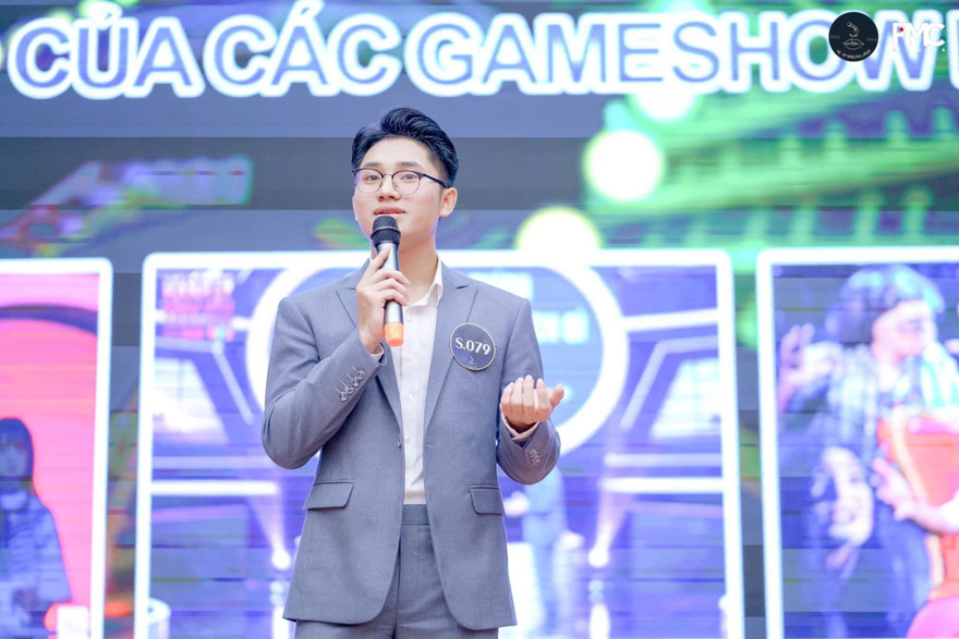 Anh Vũ – Chàng sinh viên trường Luật đam mê nghề “cầm mic”