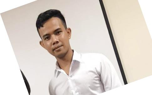 Chàng sinh viên Campuchia đã kết thúc khóa học của mình với những điều đặc biệt 