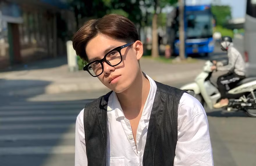 Vượt qua quá khứ buồn tủi để trở thành người mẫu đầy lạc quan Hoàng Giang