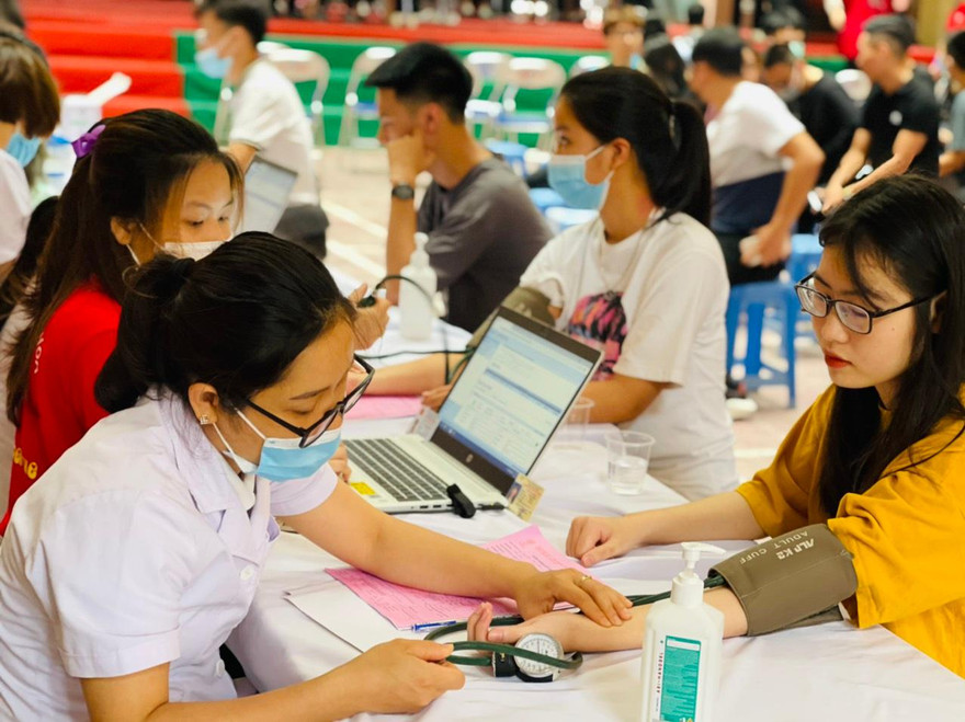 Trường Đại học Nội vụ tích cực hưởng ứng ngày hội hiến máu toàn dân “Bằng lăng tím 2021”