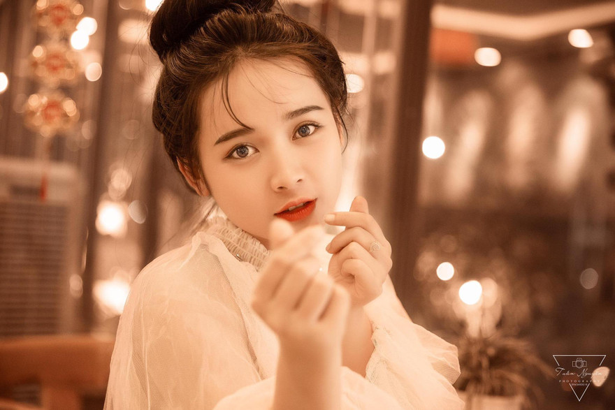 Cô mẫu ảnh sở hữu vẻ ngoài trong sáng, hồn nhiên khiến nhiều người không đoán được tuổi