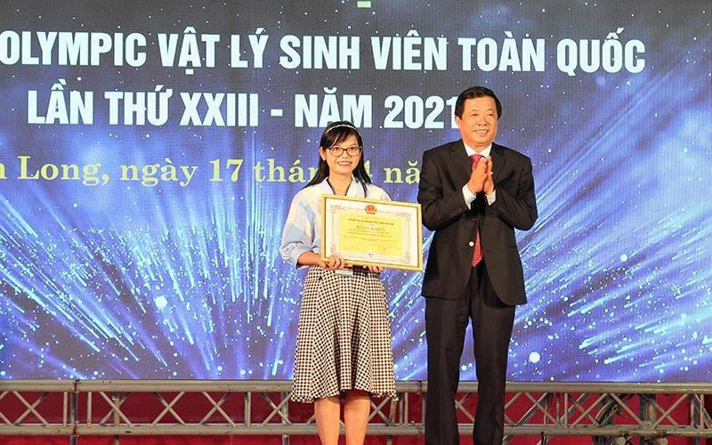Trường ĐH Sư phạm TP. HCM dẫn đầu Olympic Vật lý sinh viên toàn quốc. 
