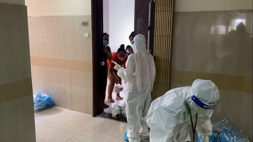 Bên trong Bệnh viện dã chiến thu dung số 1