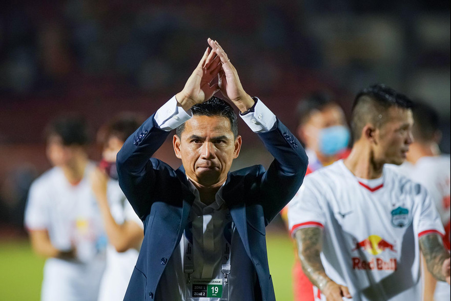 HLV Kiatisuk: Bầu Đức muốn nhiều cầu thủ Việt được xuất ngoại