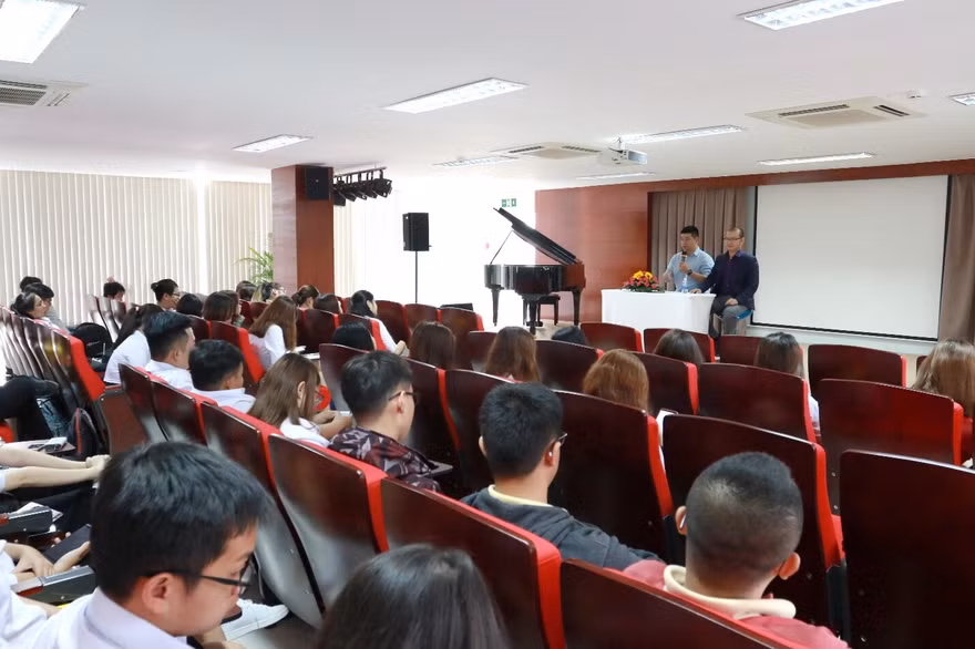 Không gian khởi nghiệp “sang chảnh” của sinh viên trường ĐH Quốc tế Sài Gòn