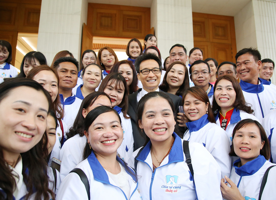 Các thầy, cô giáo tiêu biểu được tuyên dương trong chương trình “Chia sẻ cùng thầy cô” năm 2020.