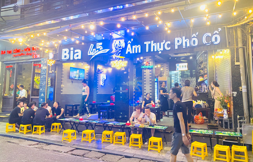 Sau giãn cách, phố Tây Tạ Hiện vẫn đìu hiu 