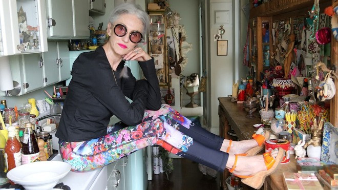 Cụ bà 70 tuổi sành điệu hơn thiếu nữ