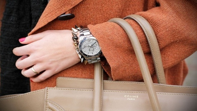 Người đẹp với trào lưu đồng hồ to bản