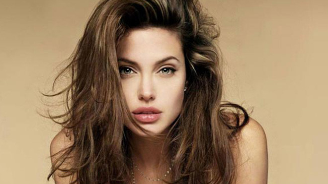 Sao Hollywood đẹp cuốn hút với màu tóc trầm