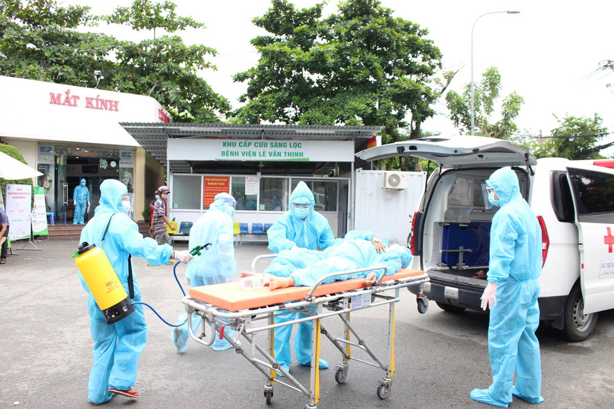 Ba quận tại TPHCM tăng cấp độ dịch COVID, 5 phường nguy cơ lây nhiễm cao