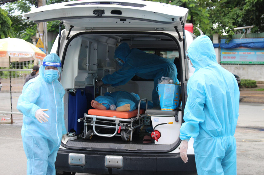 Giành lại bệnh nhân COVID-19 đặc biệt nguy kịch từ tay 'tử thần'