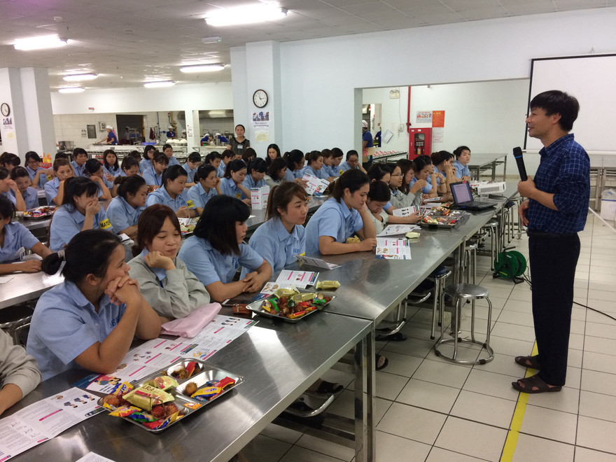 Quang cảnh buổi truyền thông cho nữ công nhân