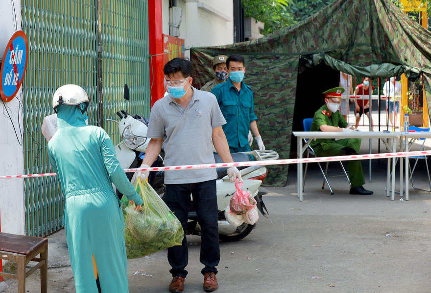 Hà Nội phong toả thêm 2 chung cư liên quan đến ca mắc COVID-19
