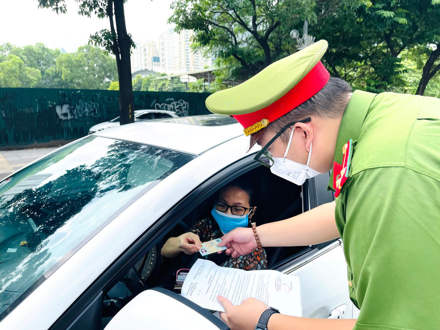 Hoạt động của tổ công tác đặc biệt Công an Hà Nội những ngày giãn cách xã hội