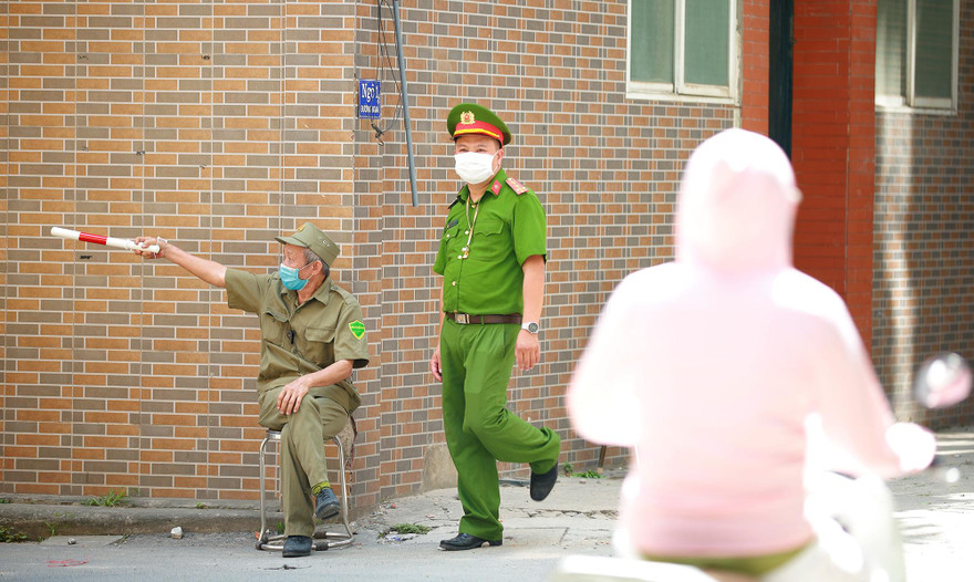 Hà Nội phong toả thêm 3 ngôi nhà mặt đường liên quan đến ca mắc COVID-19