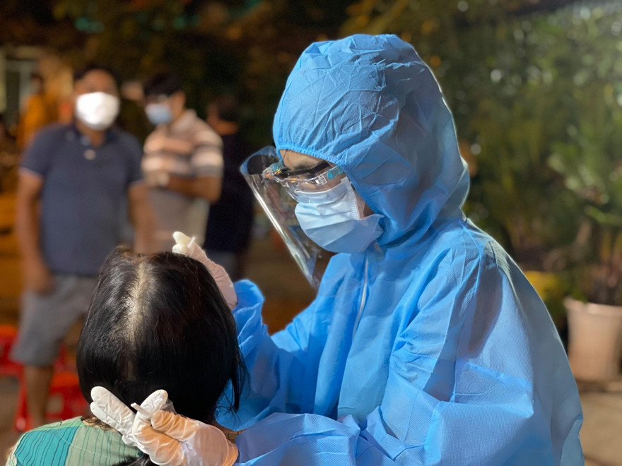 200 sinh viên Y Dược, trường ĐH Quốc tế Hồng Bàng tham gia phòng chống dịch 