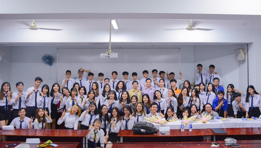 Thủ khoa ĐH Kinh tế Luật (ĐHQG TP. HCM) đạt 28,85 điểm