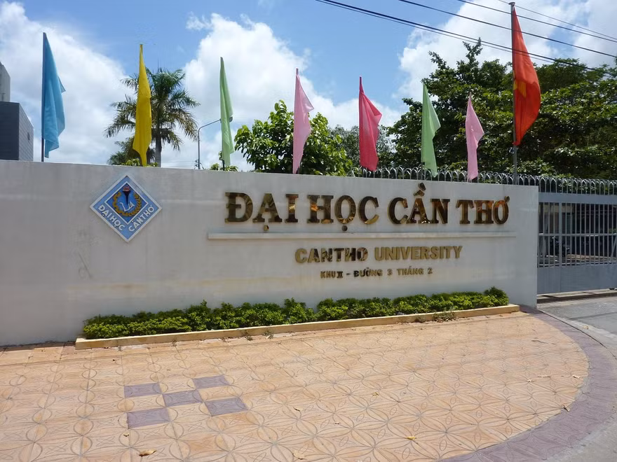 Phong tỏa KTX trường ĐH Cần Thơ vì có 27 sinh viên là F0
