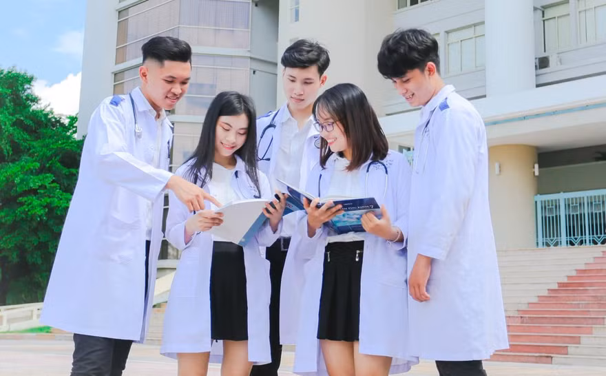 Điểm chuẩn 2 phương thức xét tuyển của khoa Y (ĐHQG TP. HCM)