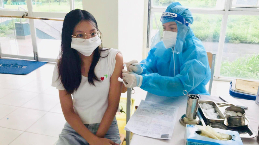 Các trường ĐH đẩy nhanh tiếp cận tiêm vắc xin cho sinh viên để sẵn sàng học tập trung
