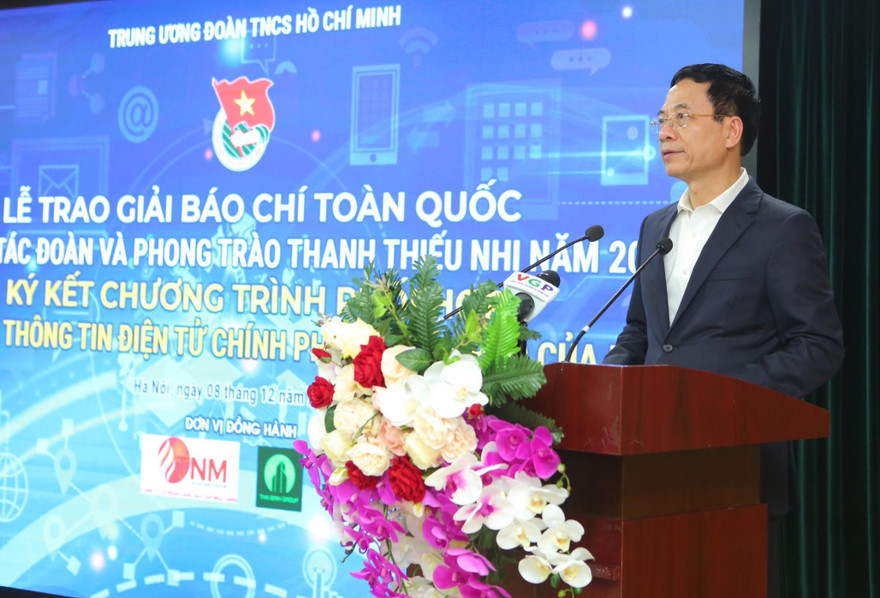 Ông Nguyễn Mạnh Hùng - Ủy viên T.Ư Đảng, Bộ trưởng Bộ Thông tin và Truyền thông.