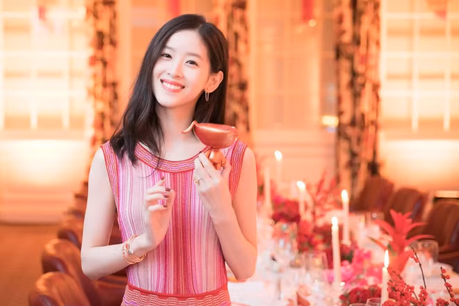 Hotgirl trà sữa Chương Trạch Thiên