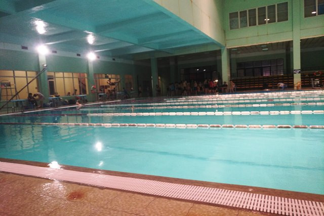 Trung tâm thể thao quận Ba Đình (tại 115 phố Quán Thánh - Ba Đình - Hà Nội) luôn nồng nặc mùi clo