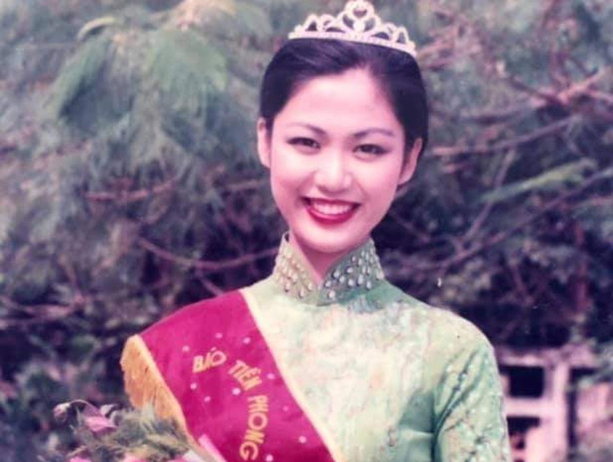 Hoa hậu Nguyễn Thu Thủy: Nhớ mãi nụ cười ngày đăng quang trở về thăm trường cũ