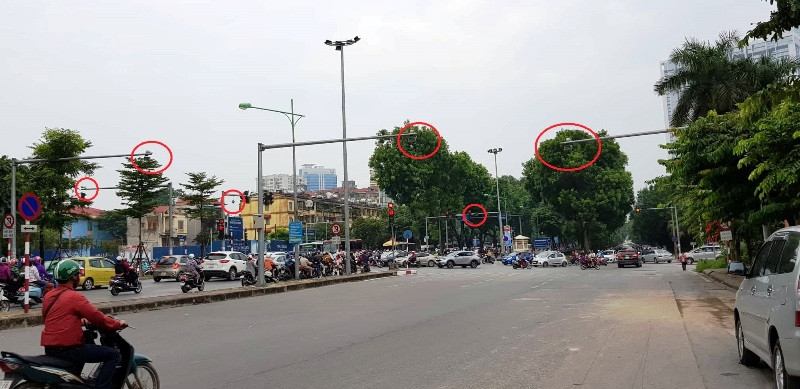 Ngã tư Kim Mã - Núi Trúc có tới 12 camera của các lực lượng khác nhau đầu tư. Ảnh Kiến Nghĩa.