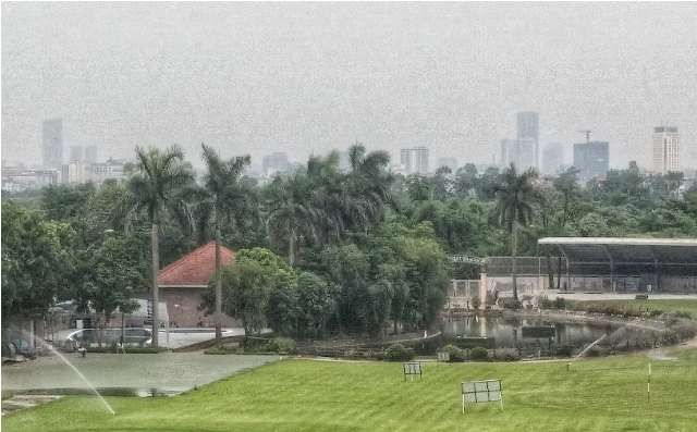 Quần thể sân tập golf, hồ, bể bơi, nhà kiên cố tại Khu sinh thái Hoà Phát