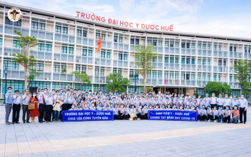 Đoàn tình nguyện số 3 của ĐH Y Dược Huế vào Đồng Nai hỗ trợ chống dịch