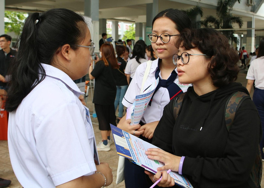 Vì sao trường ĐH Sư phạm TP. HCM hủy thi ĐGNL chuyên biệt? Thí sinh xét tuyển ra sao?