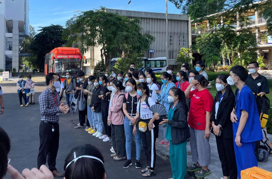 80 cán bộ, sinh viên trường ĐH Y Dược TP. HCM “chia lửa” cho Bà Rịa – Vũng Tàu chống dịch