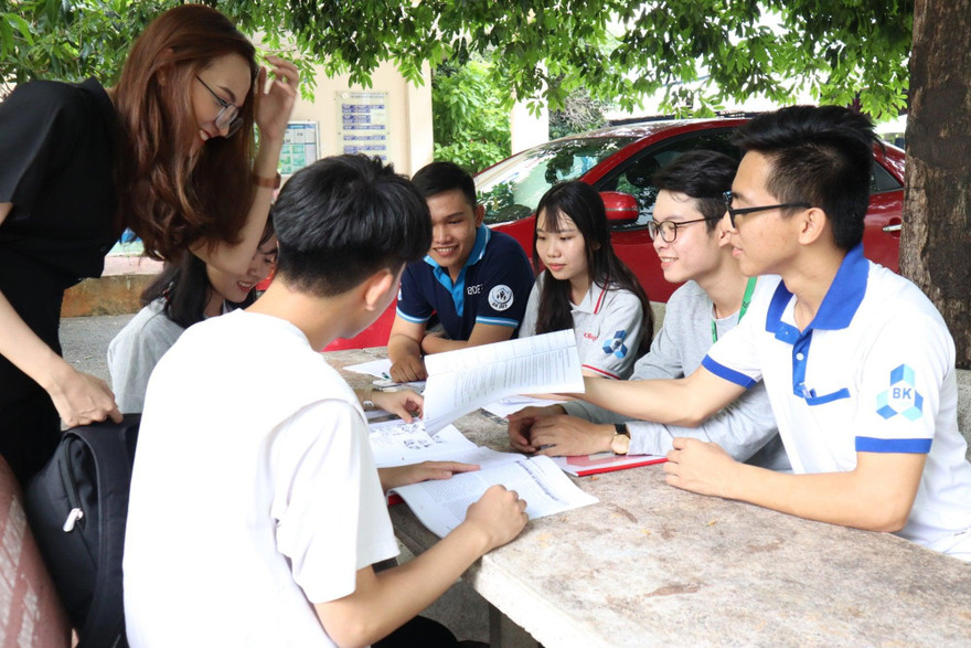 Các trường đại học điều chỉnh thời gian xác nhận nhập học ra sao?