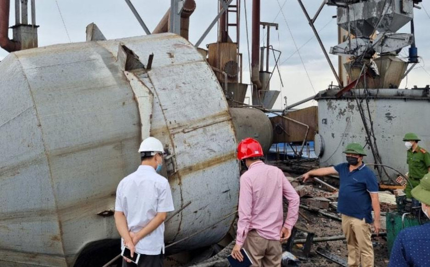 Hiện trường vụ nổ lò hơi