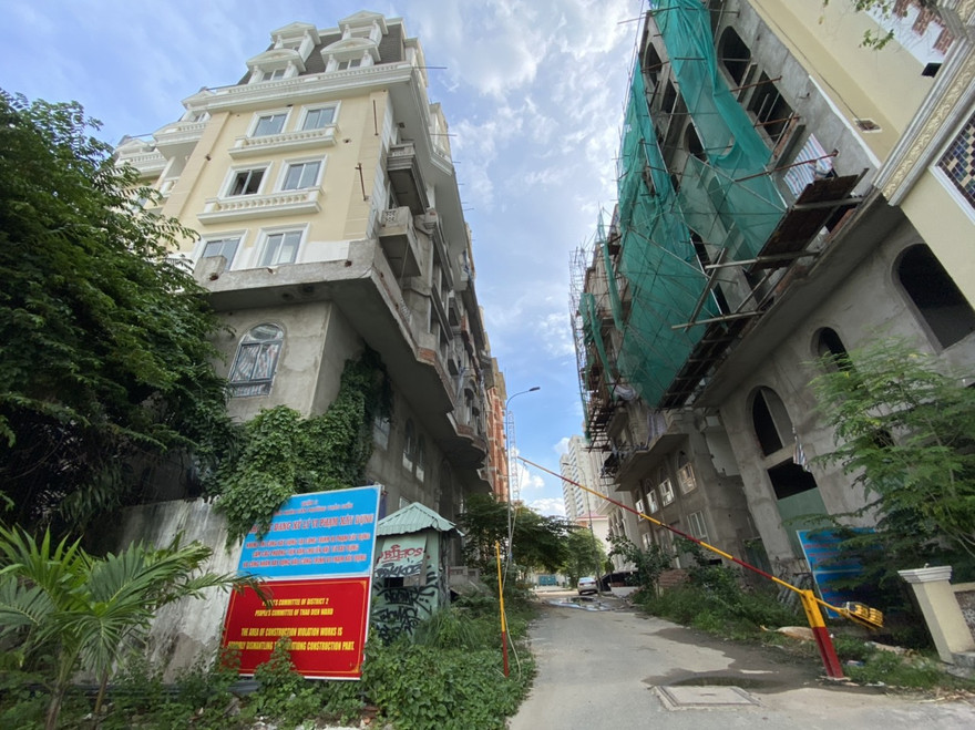 Một công trình xây dựng sai phép ở quận 2, tồn tại nhiều năm nay nhưng chưa thể xử lý dứt điểm.