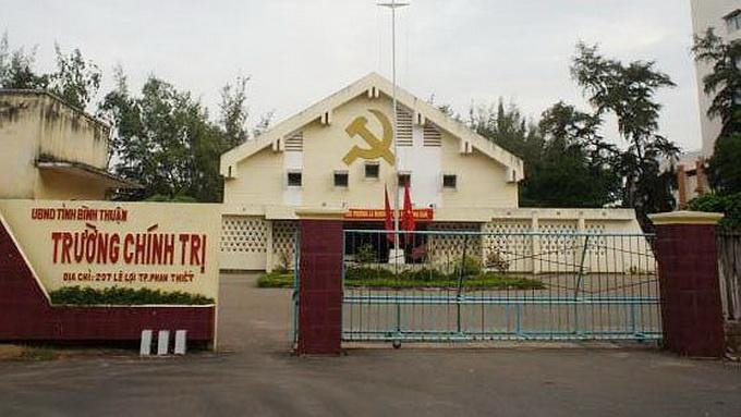 Hàng loạt cán bộ Bình Thuận phải cách ly tập trung vì dự lễ khai giảng chung với F0