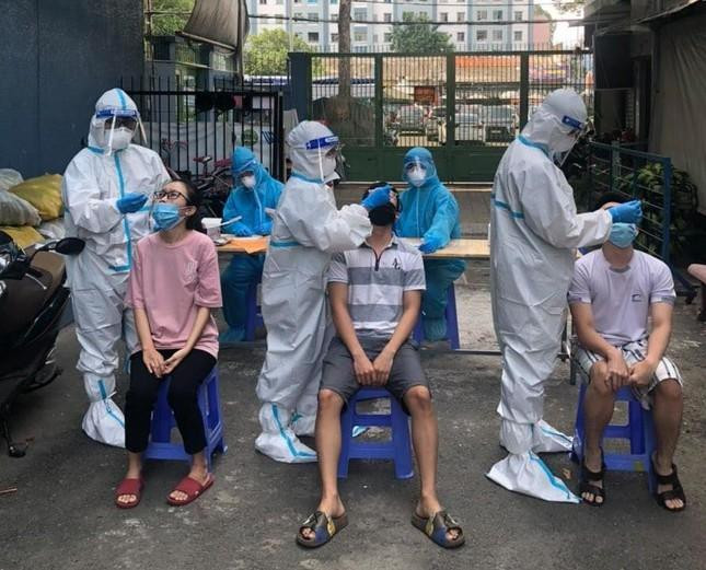 Phong tỏa KTX ĐH Bách khoa (ĐHQG TP. HCM) vì có thêm nhiều ca mắc COVID-19