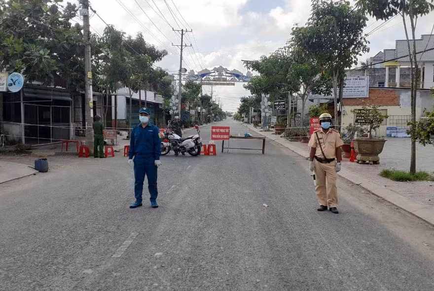 Nam sinh viên về quê nghi nhiễm COVID-19, tỉnh Trà Vinh phải cách ly 52 hộ dân